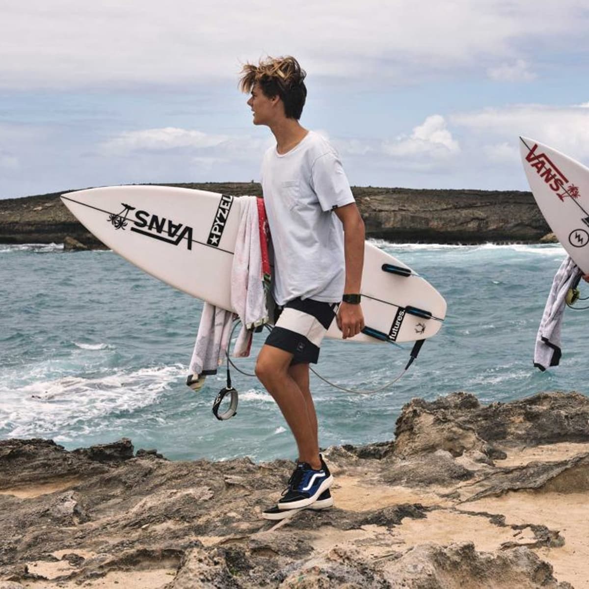 Vans Landing Image